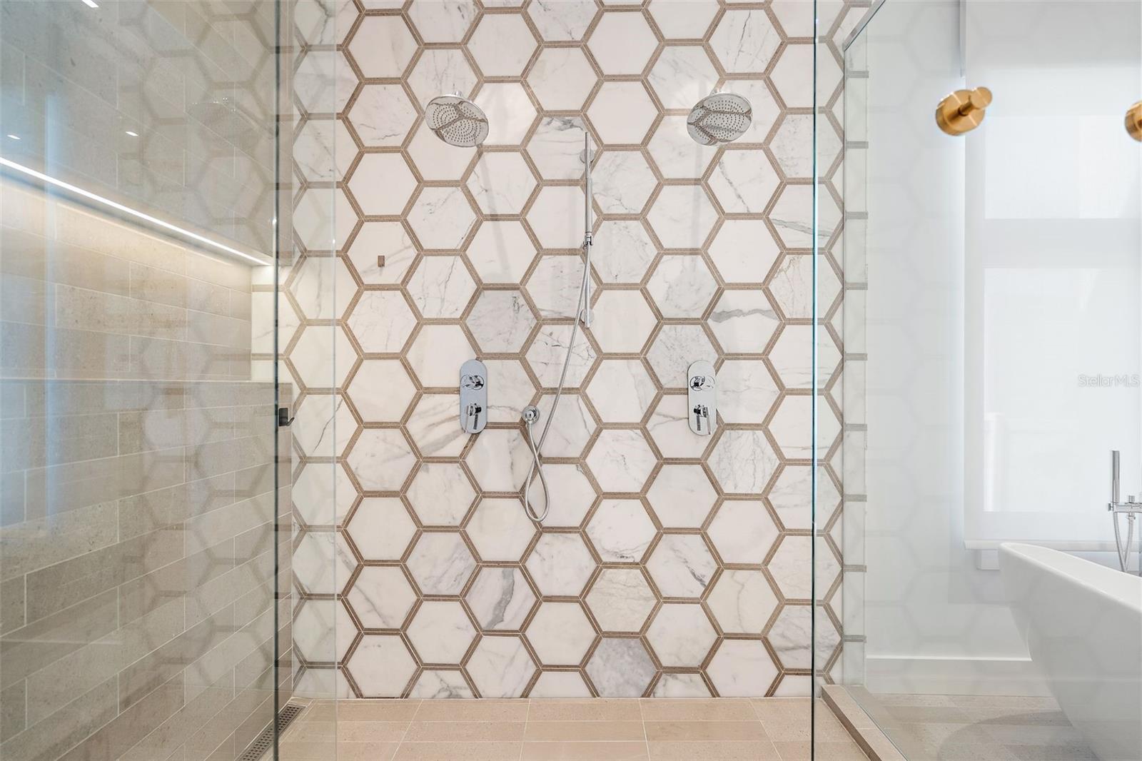 TB8396125 Property Photo