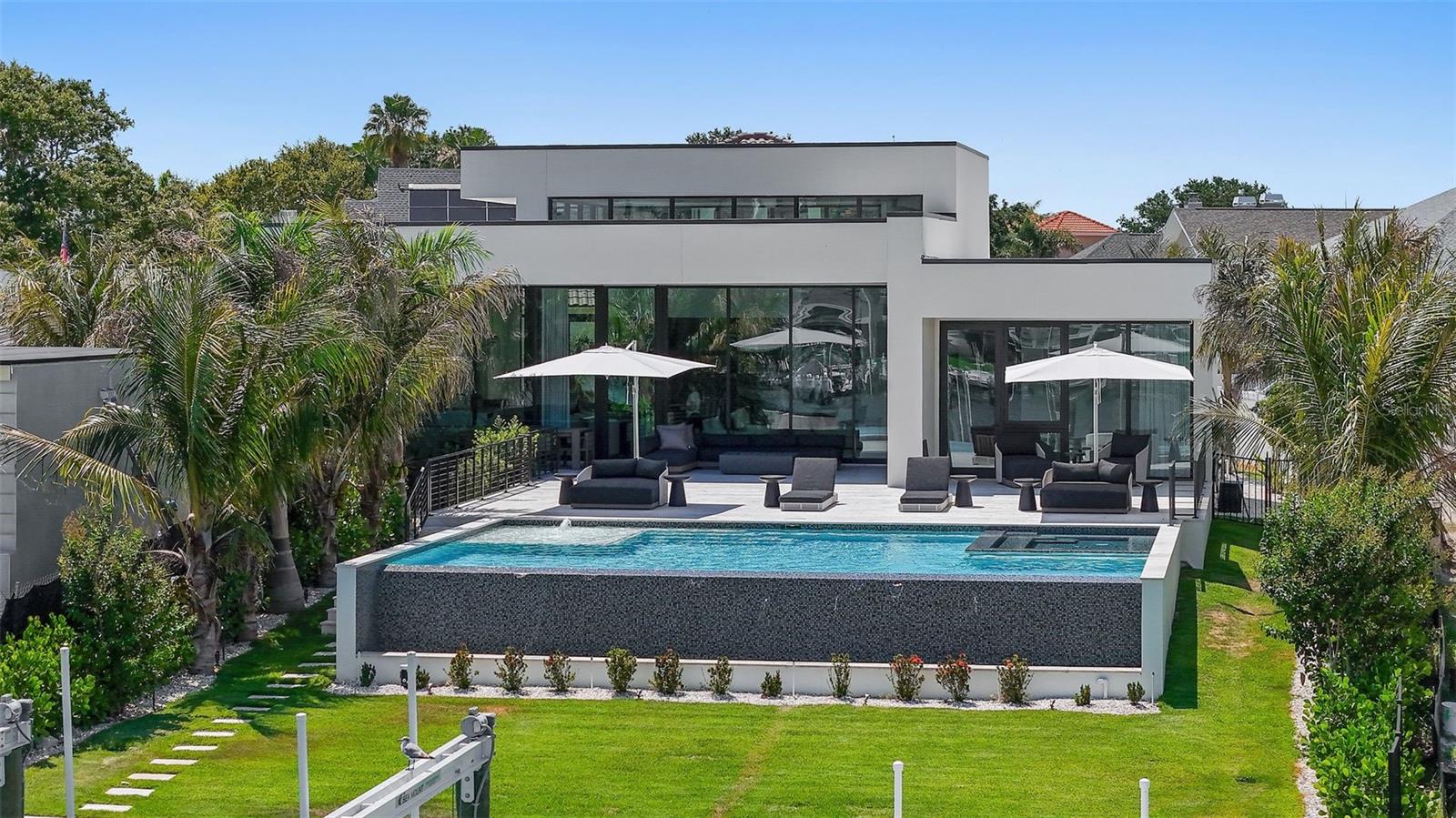 TB8396125 Property Photo