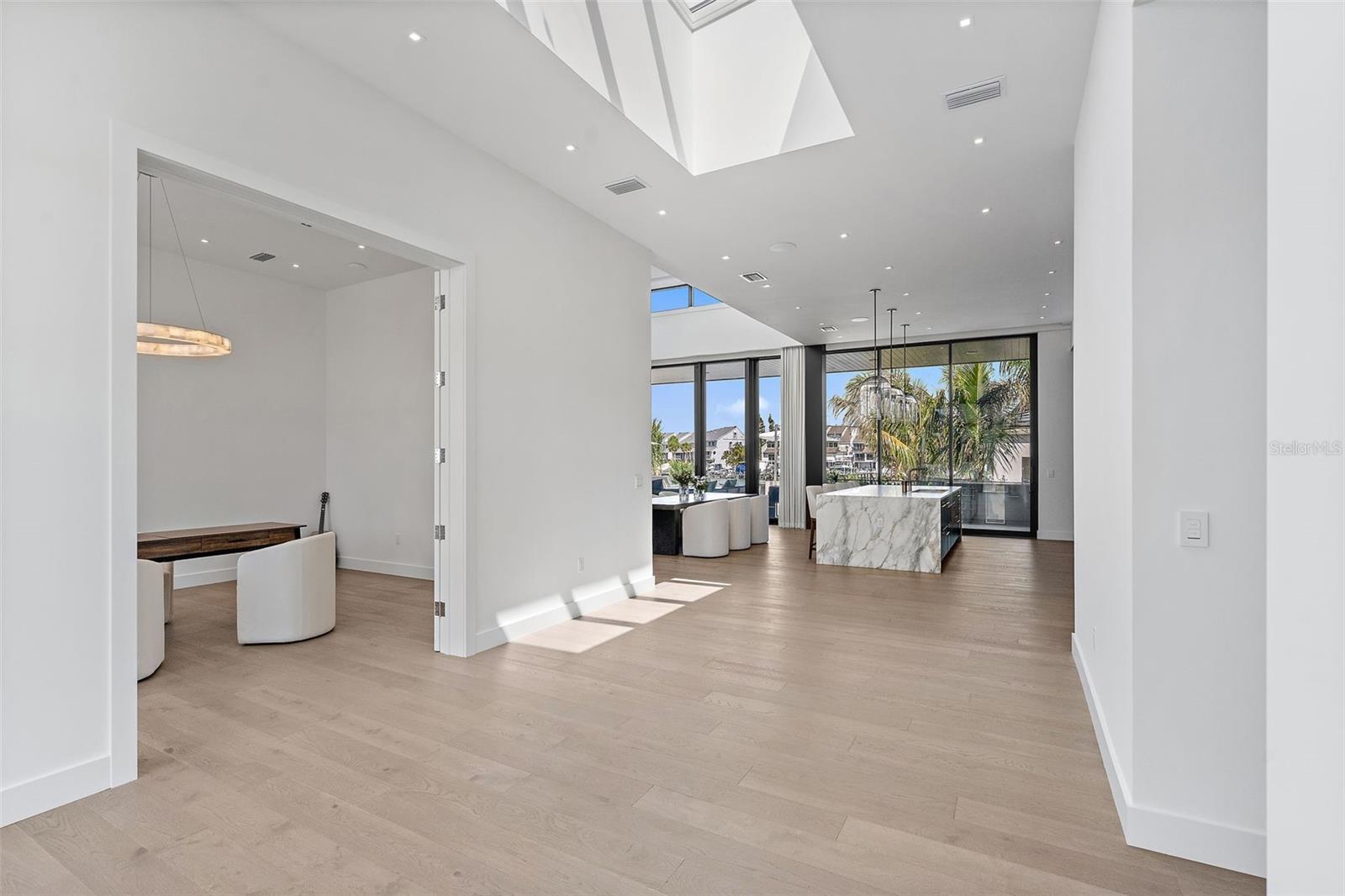 TB8396125 Property Photo