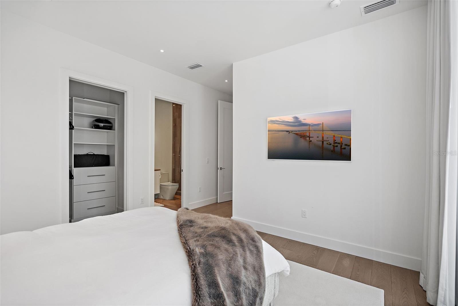 TB8396125 Property Photo