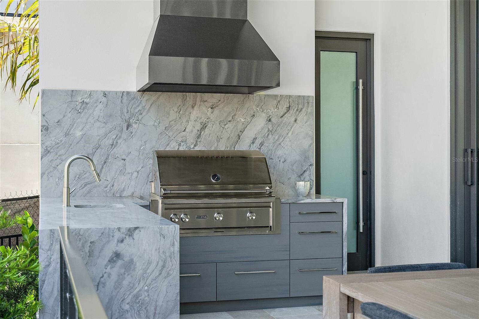 TB8396125 Property Photo