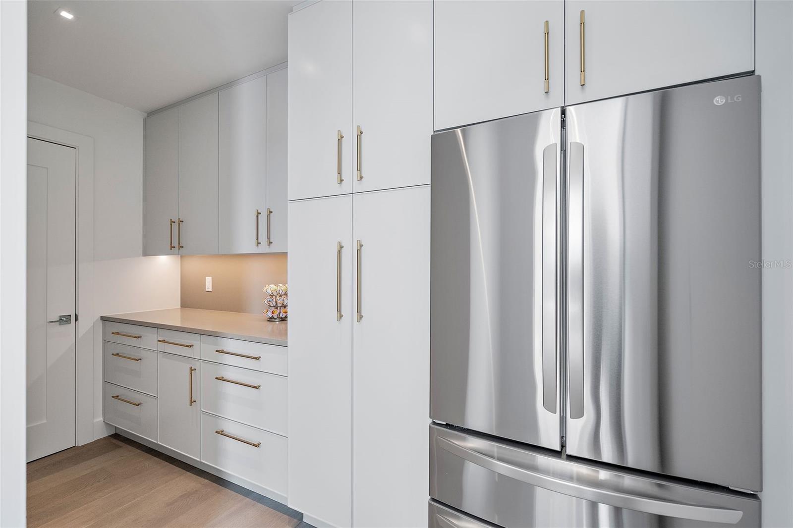 TB8396125 Property Photo