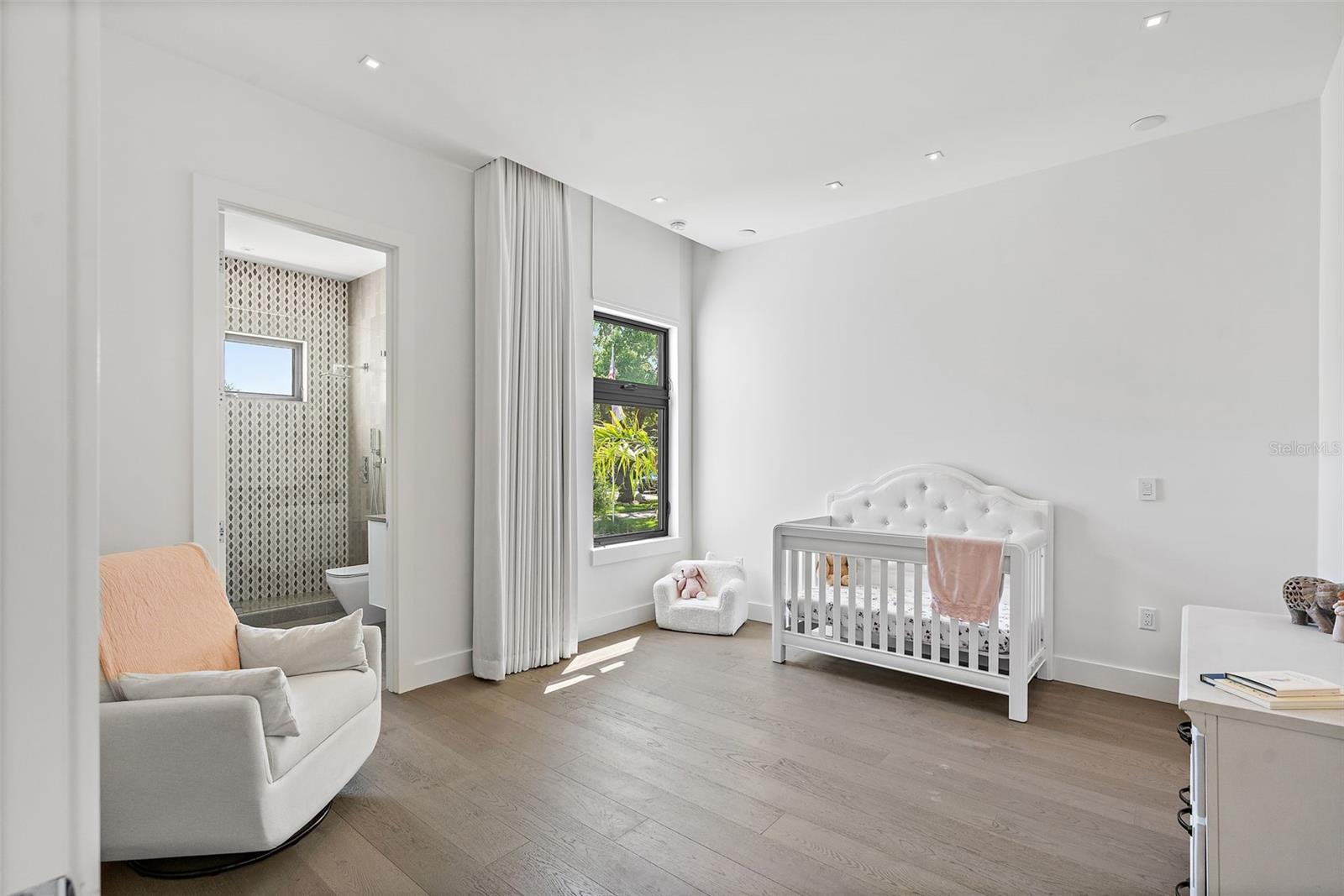 TB8396125 Property Photo