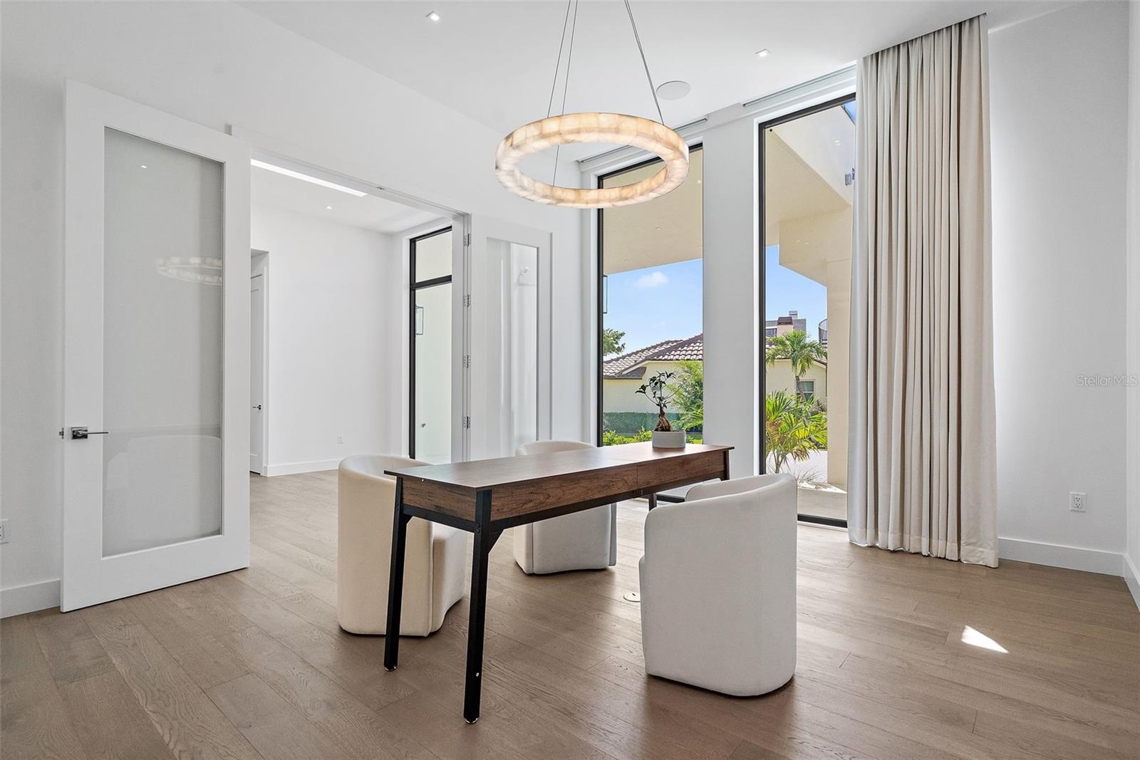 TB8396125 Property Photo