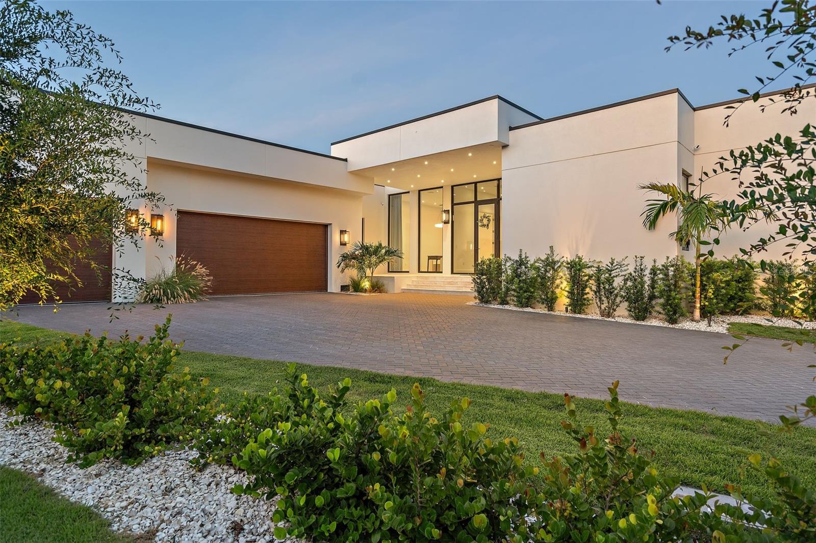 TB8396125 Property Photo