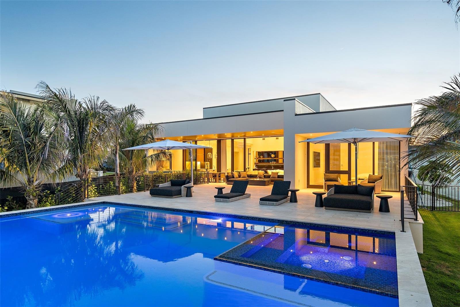 TB8396125 Property Photo