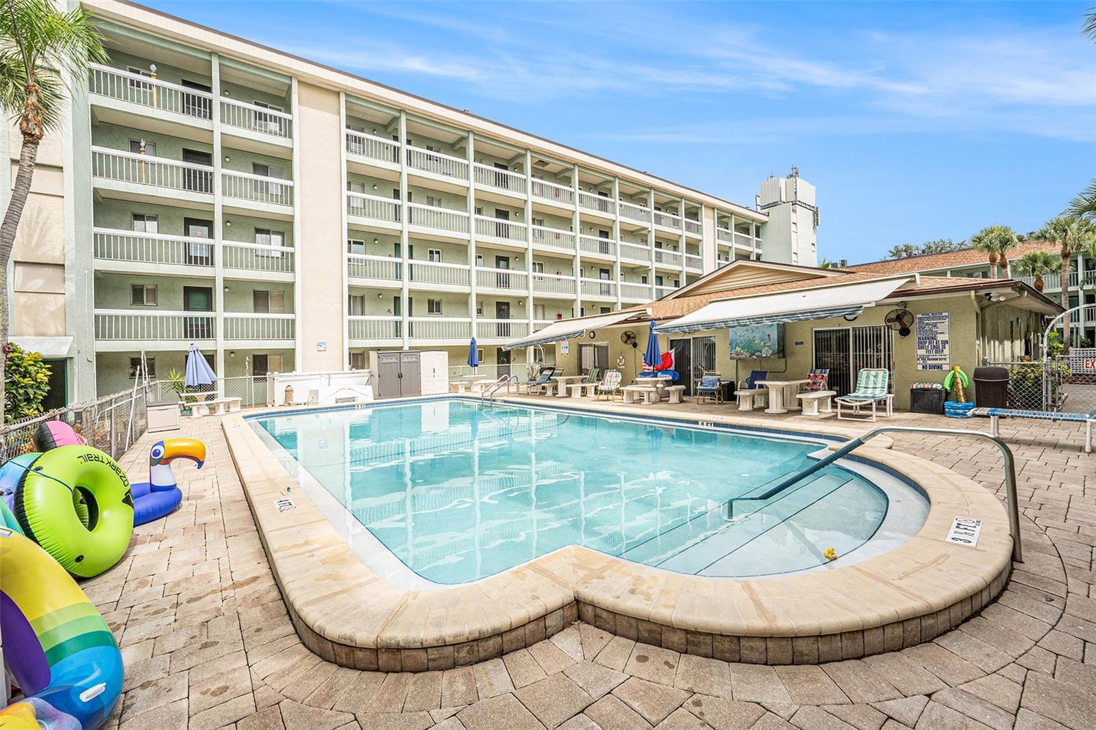 POOL AREA & CLUBHOUSE