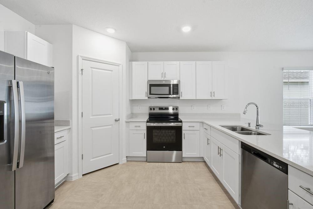 13584 Tropical Breeze ~ Ready Now