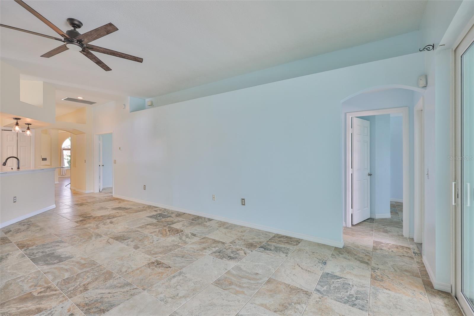 10430 CRESTFIELD DR, RIVERVIEW, FL, 33569