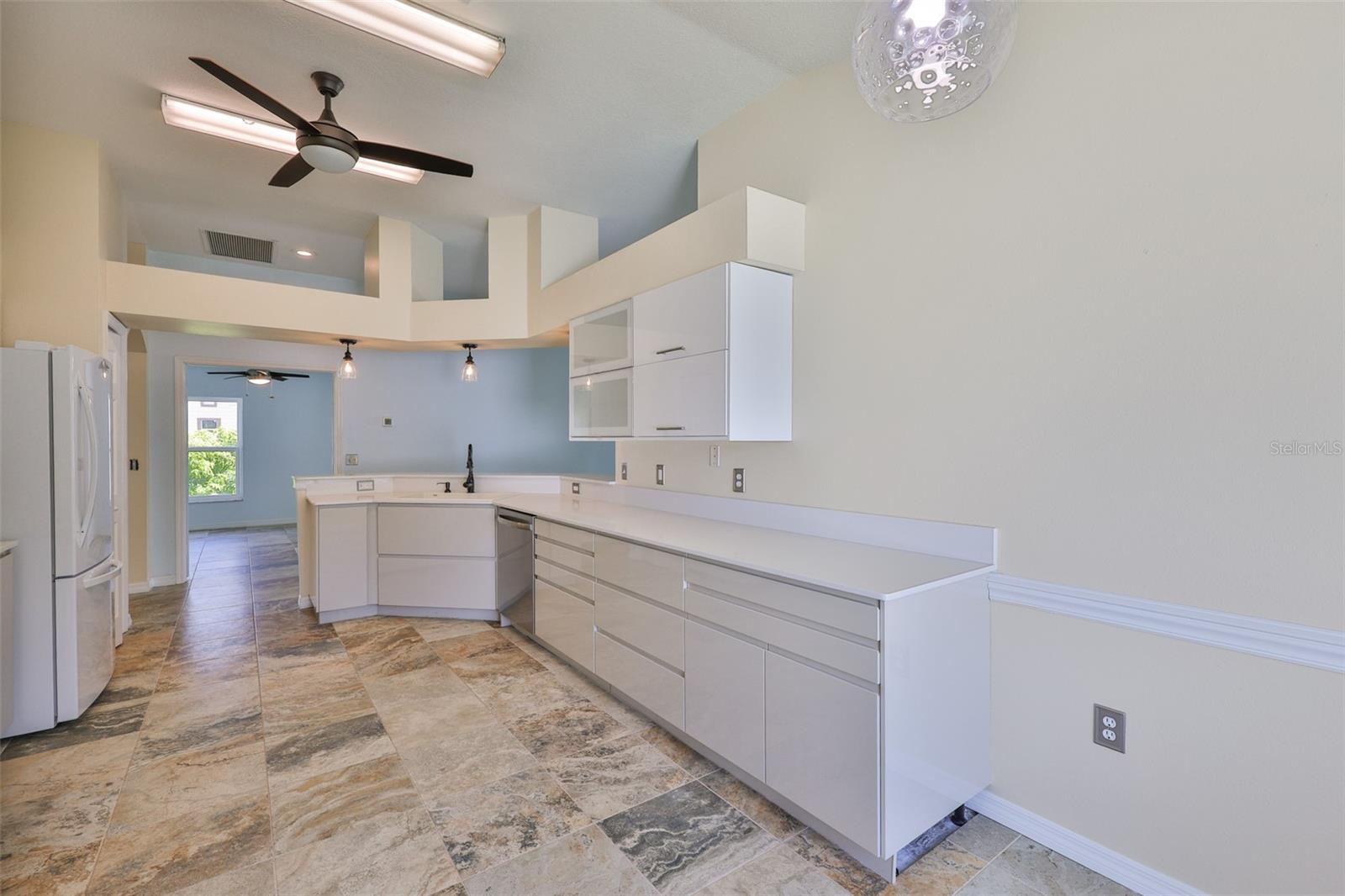 10430 CRESTFIELD DR, RIVERVIEW, FL, 33569