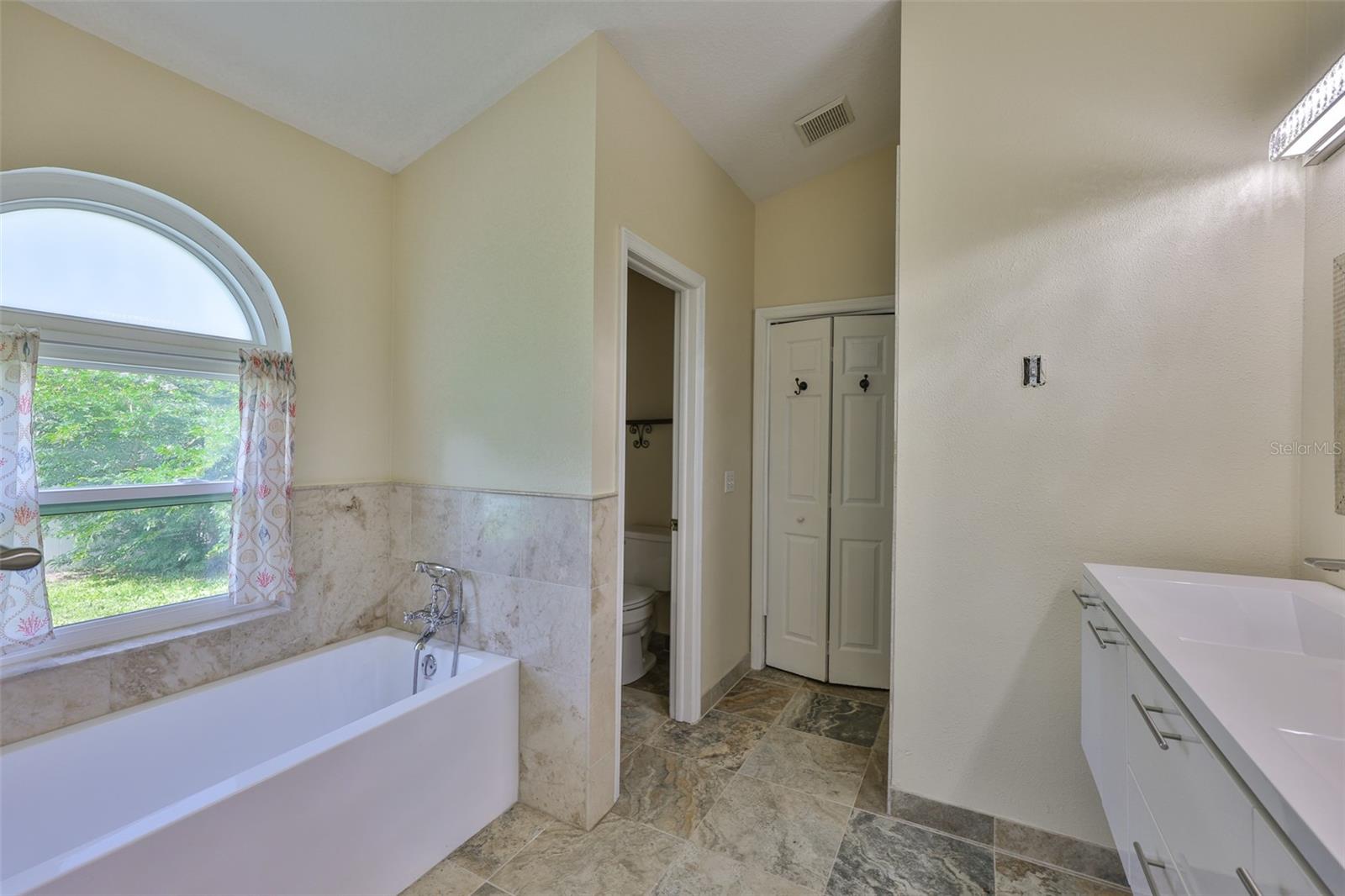 10430 CRESTFIELD DR, RIVERVIEW, FL, 33569