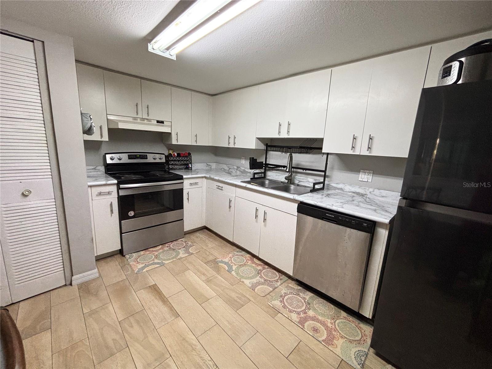 OM703526 Property Photo