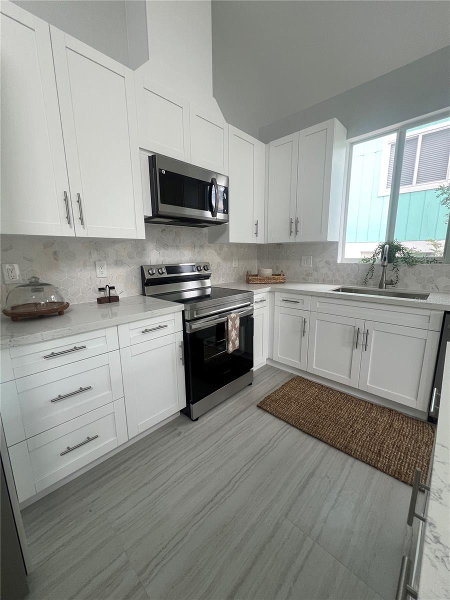 132 RIVIERA DR, TAVERNIER, FL, 33070