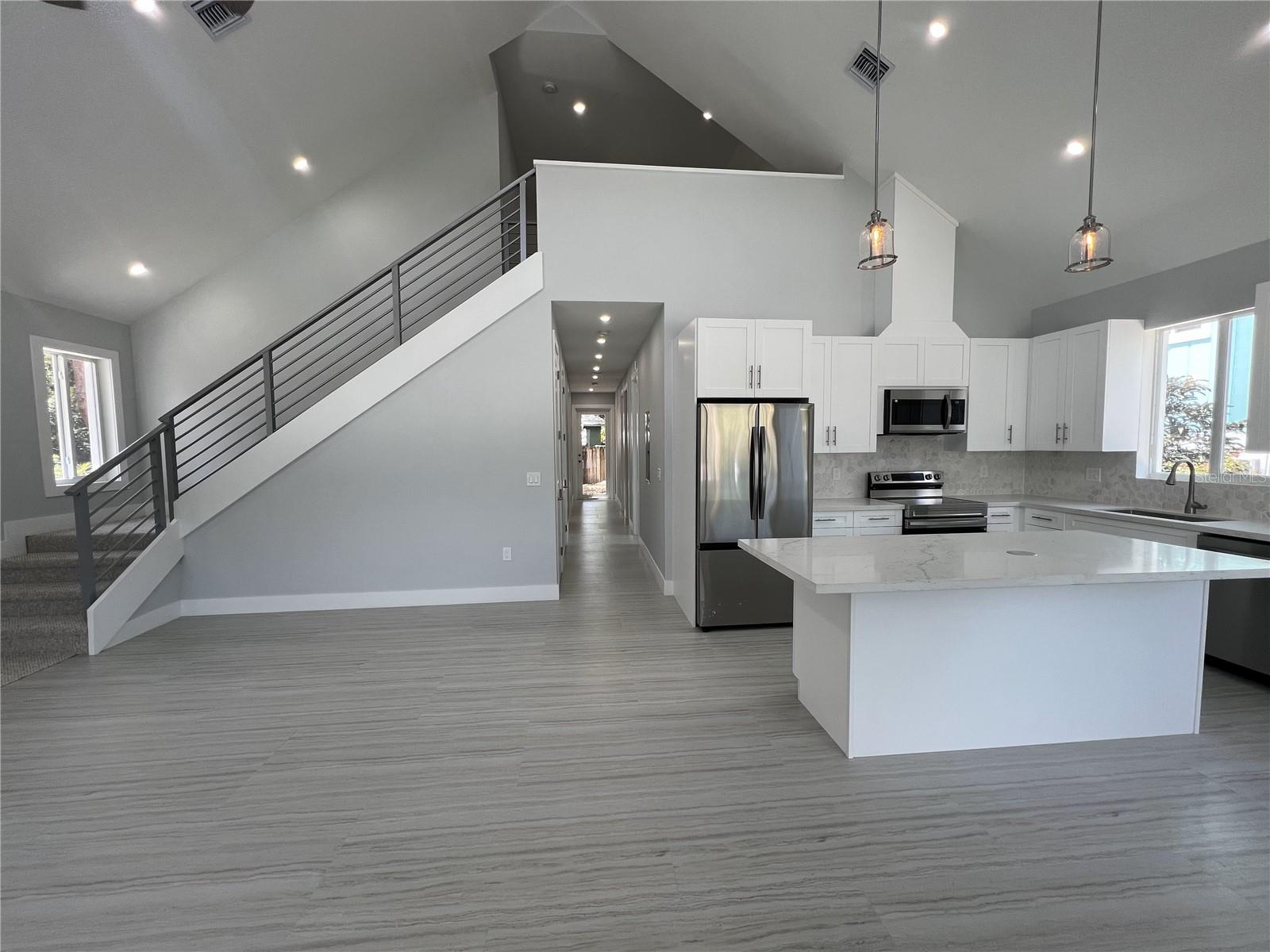 132 RIVIERA DR, TAVERNIER, FL, 33070