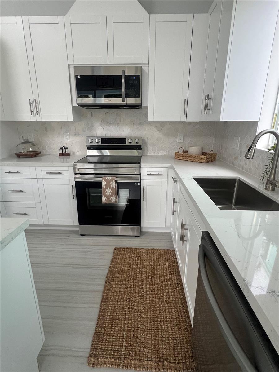 132 RIVIERA DR, TAVERNIER, FL, 33070