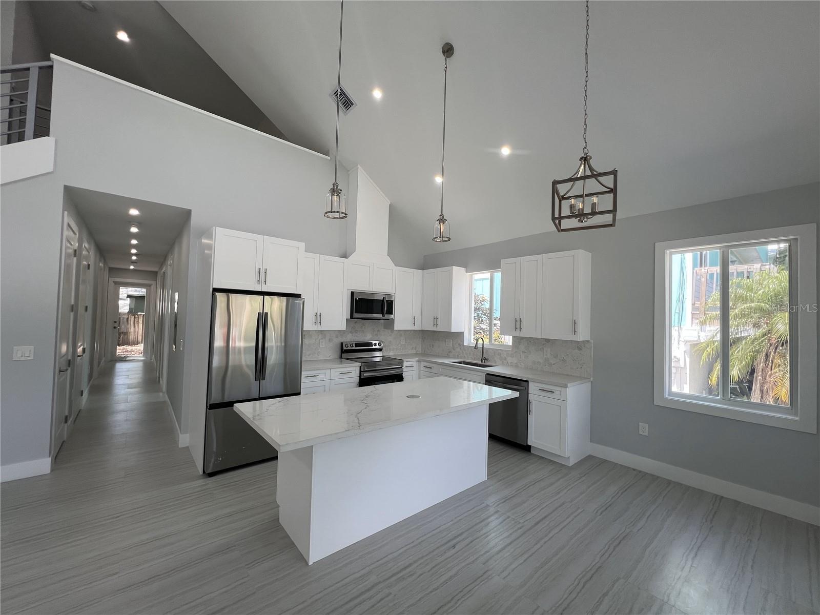 132 RIVIERA DR, TAVERNIER, FL, 33070