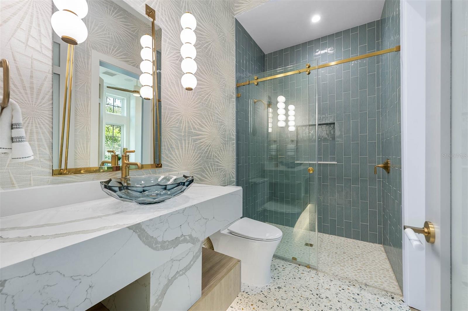 O6317785 Property Photo