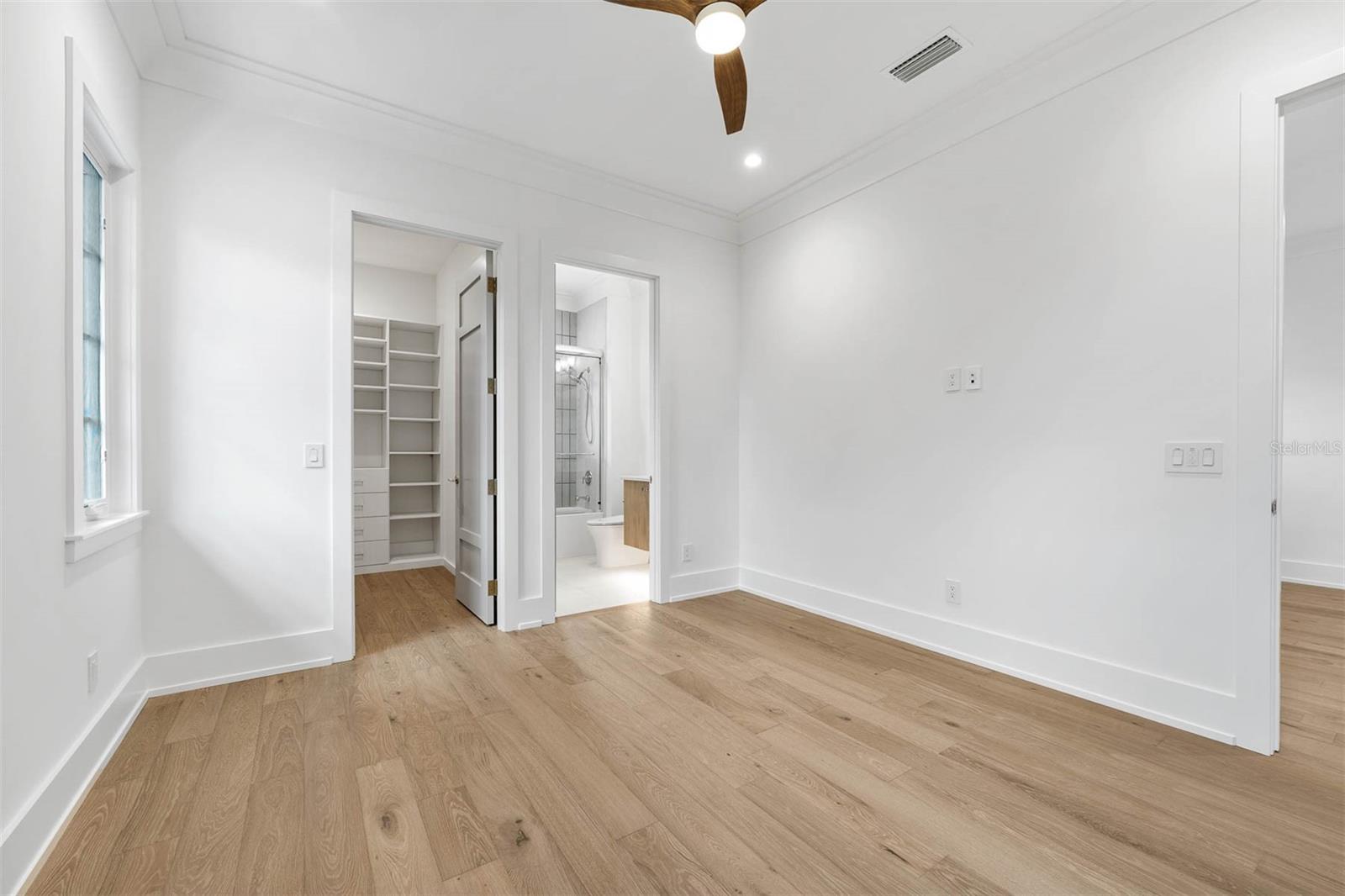 O6317785 Property Photo