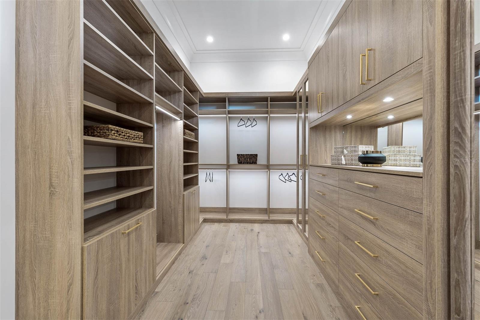 O6317785 Property Photo