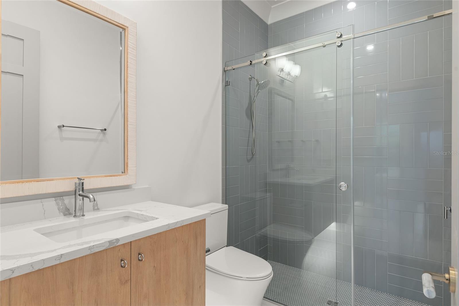 O6317785 Property Photo