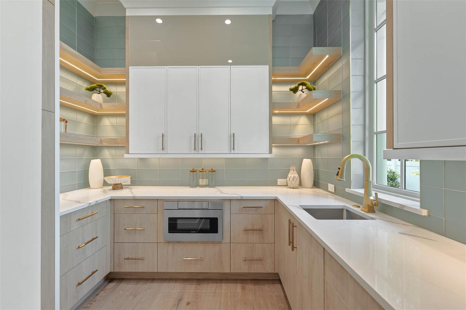 O6317785 Property Photo