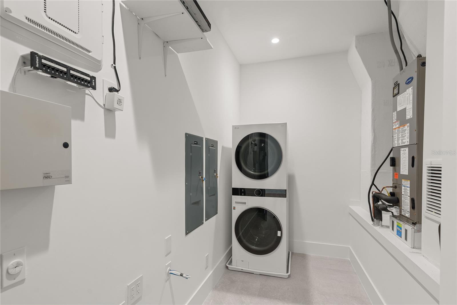 O6317785 Property Photo