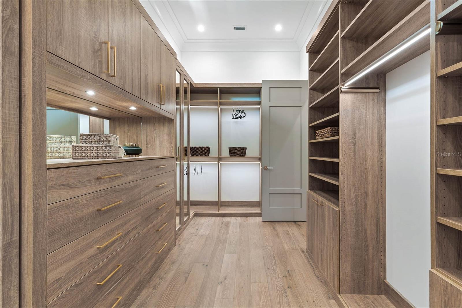 O6317785 Property Photo