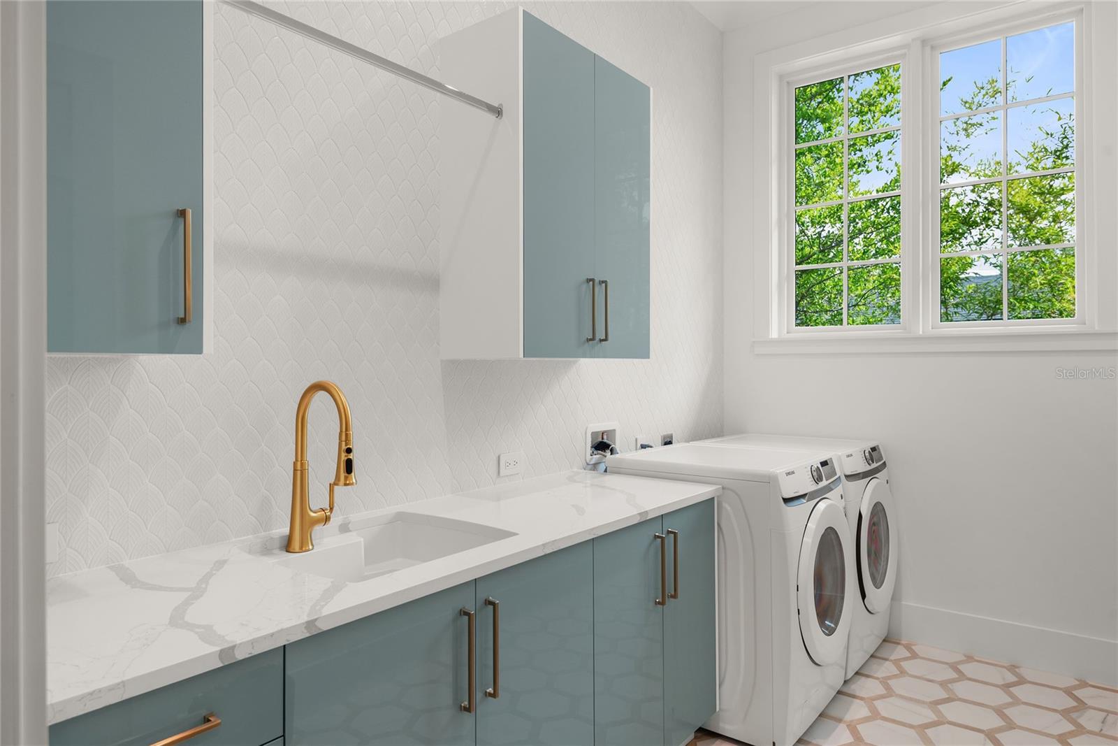 O6317785 Property Photo