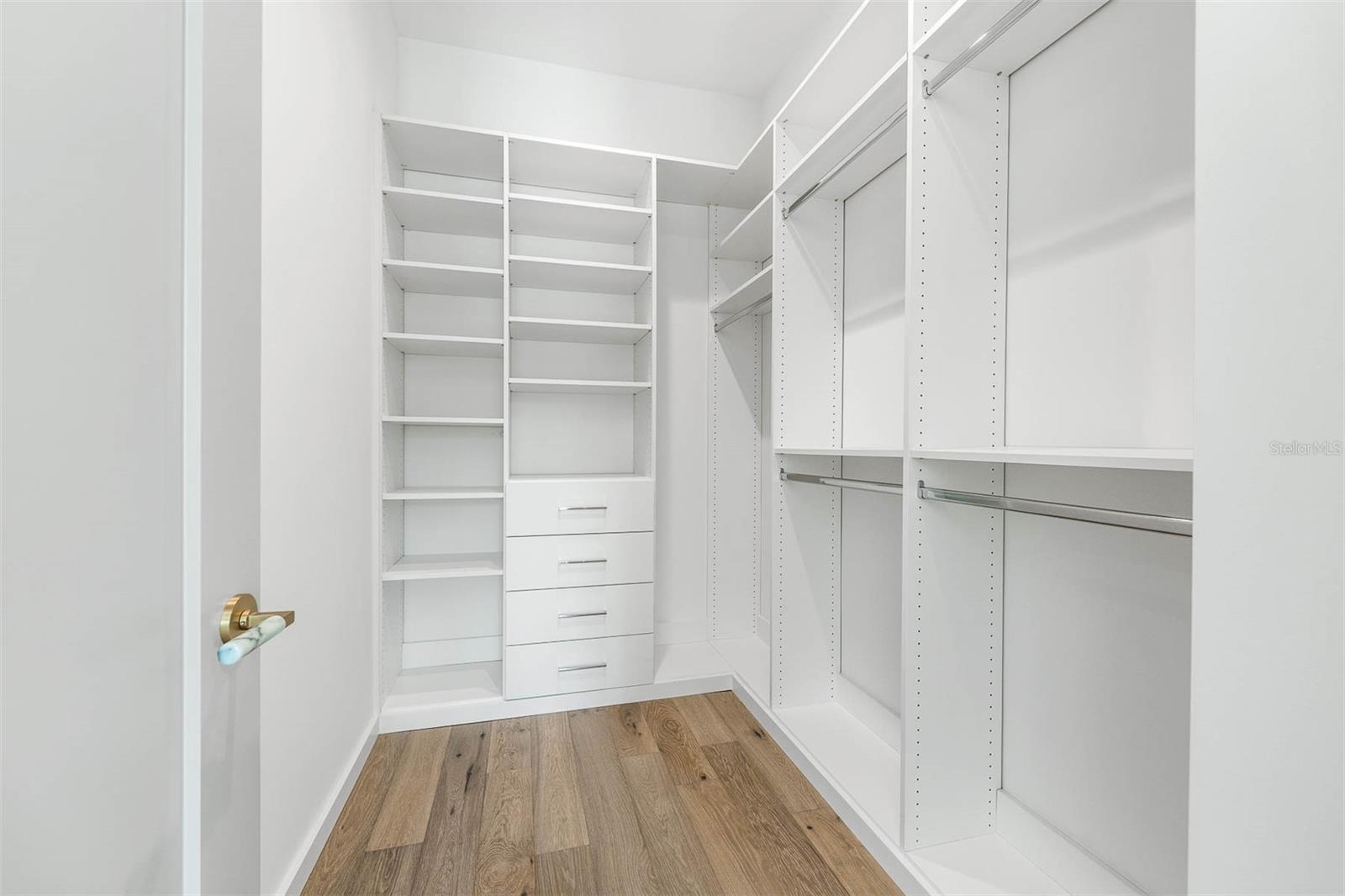 O6317785 Property Photo