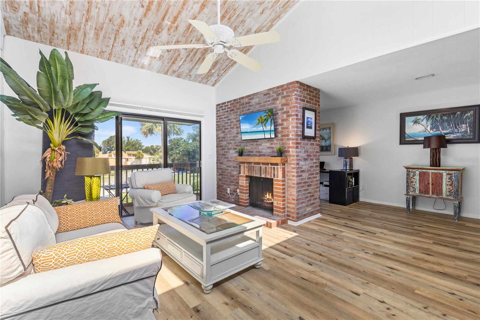 1051 S HIGHLAND ST #7D, MOUNT DORA, FL, 32757