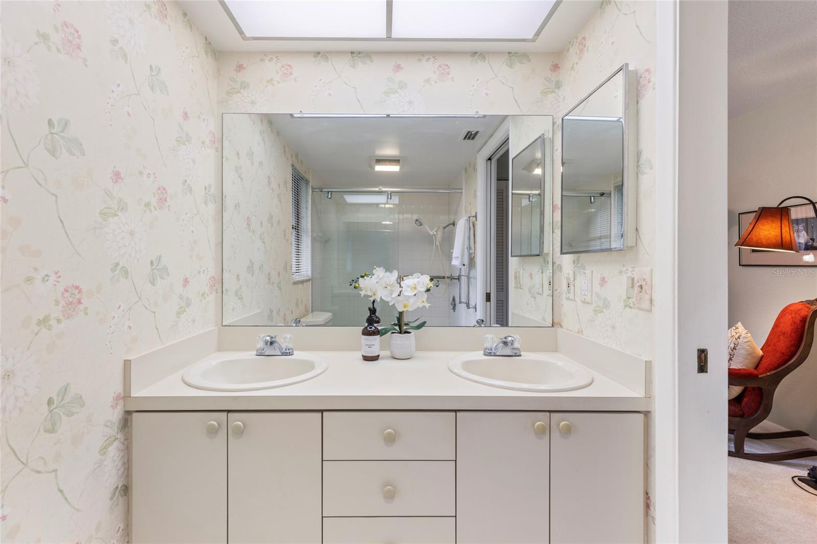 TB8396428 Property Photo