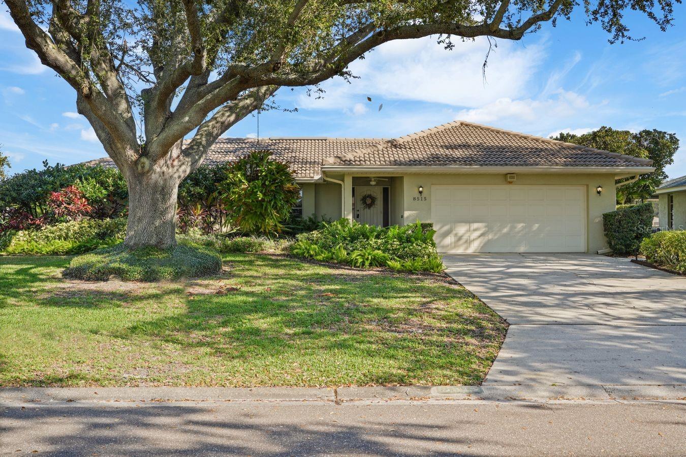 TB8396428 Property Photo