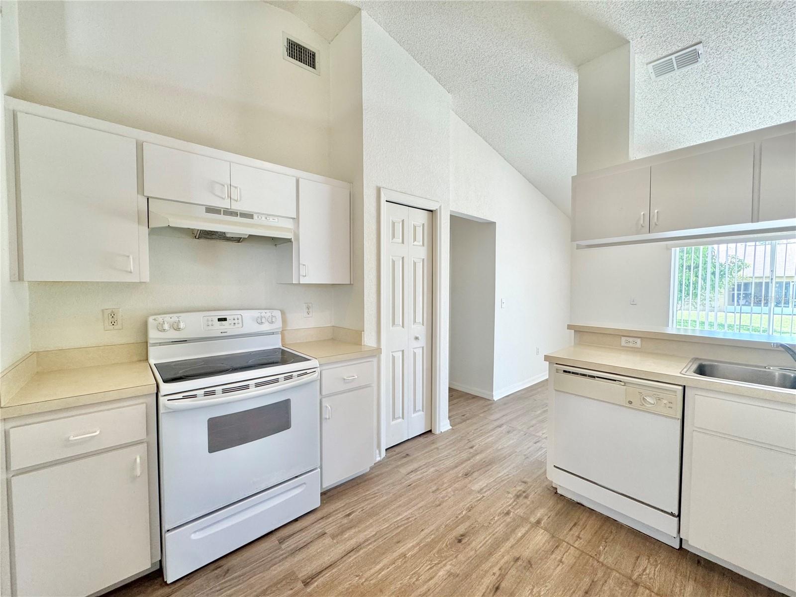 SUMMIT EAST PH 01, WINTER HAVEN, FL, 33884