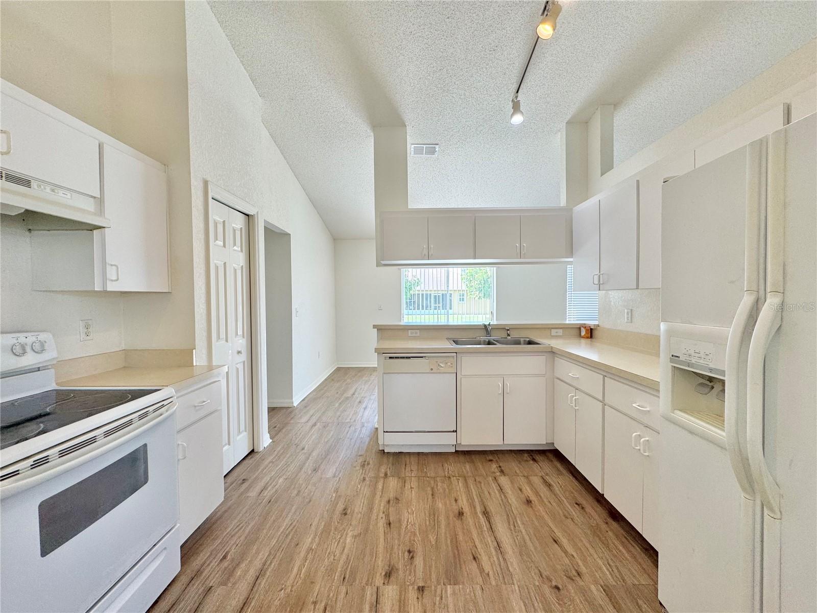 SUMMIT EAST PH 01, WINTER HAVEN, FL, 33884