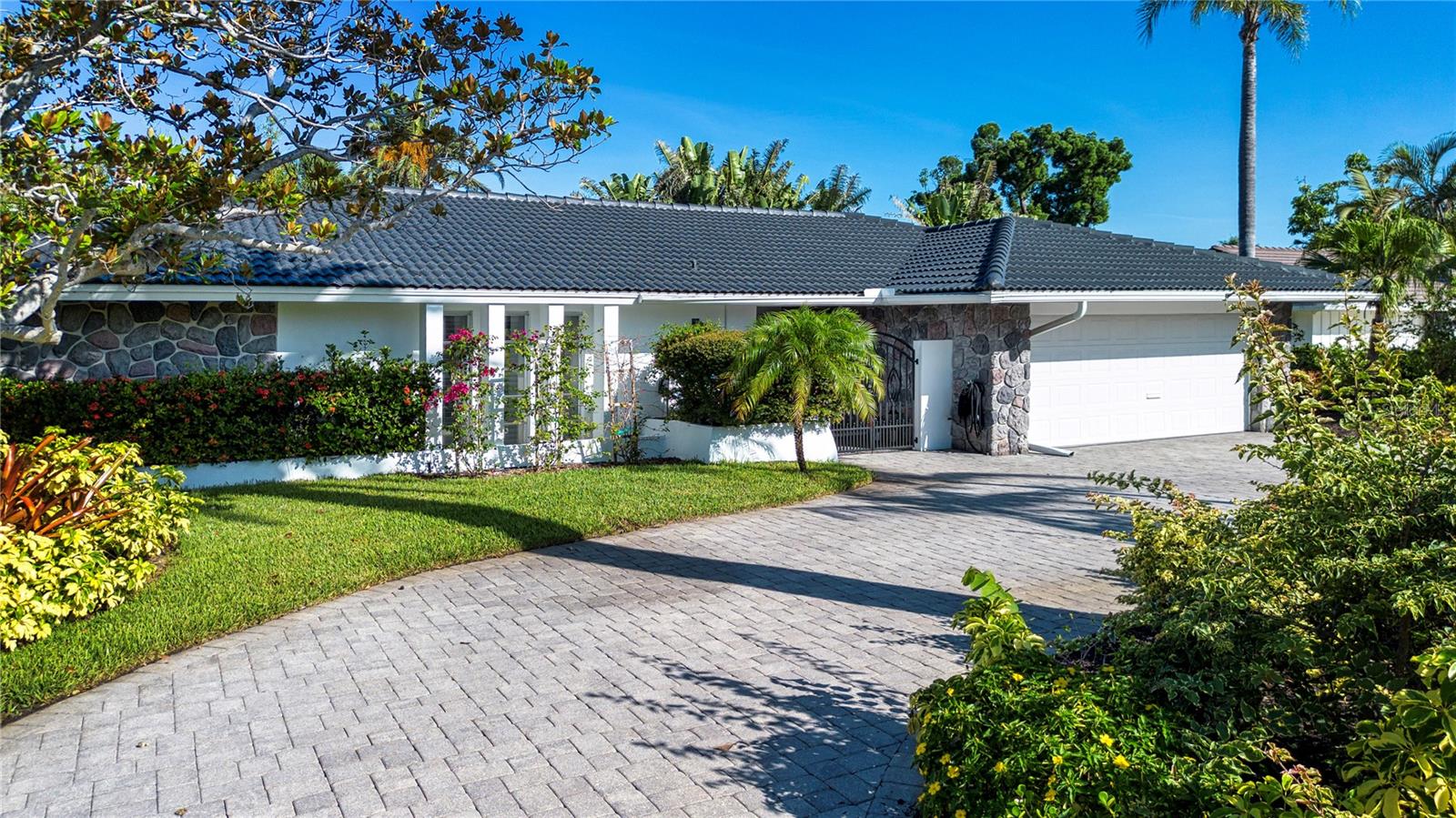 A4655760 Property Photo