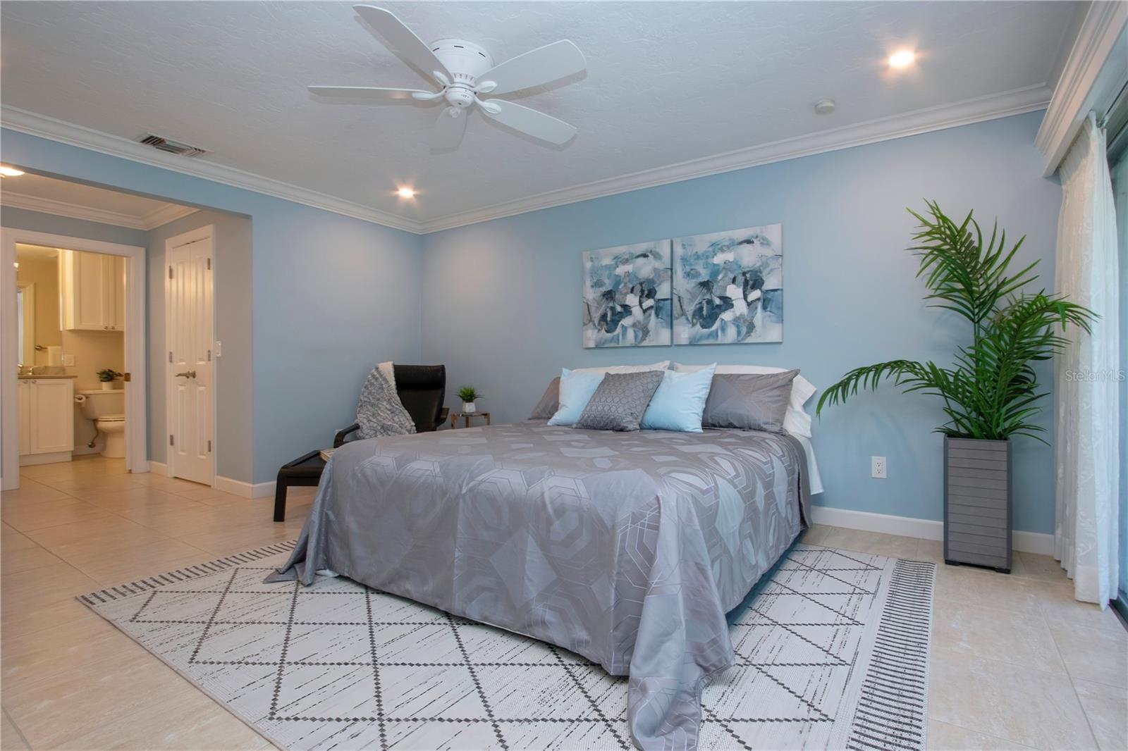 A4655760 Property Photo