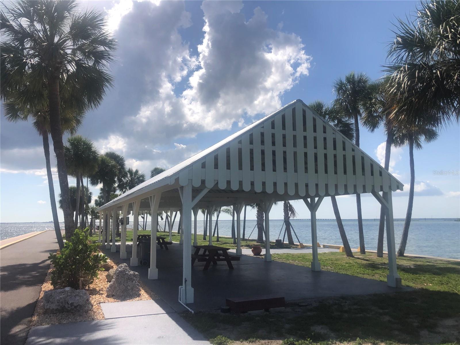 TB8396457 Property Photo