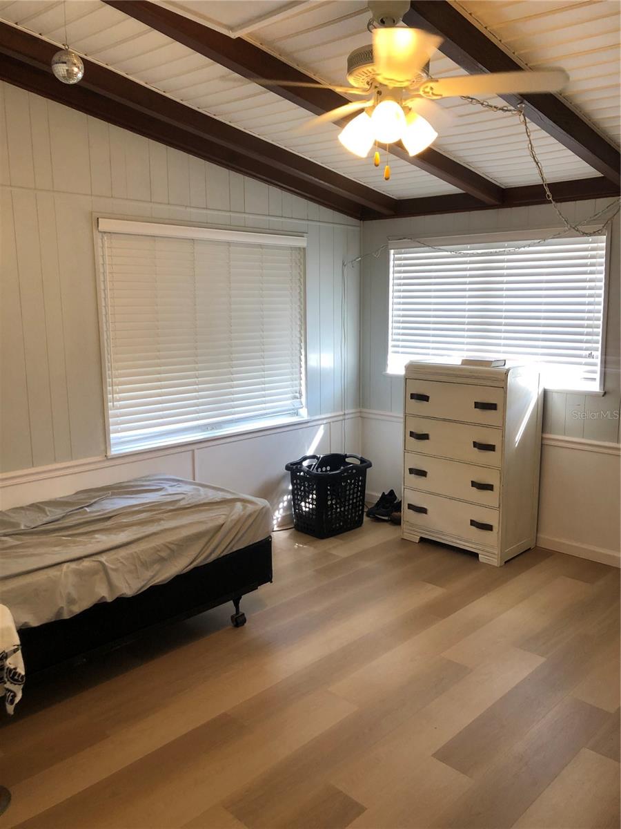 TB8396457 Property Photo