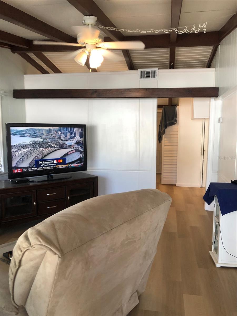 TB8396457 Property Photo