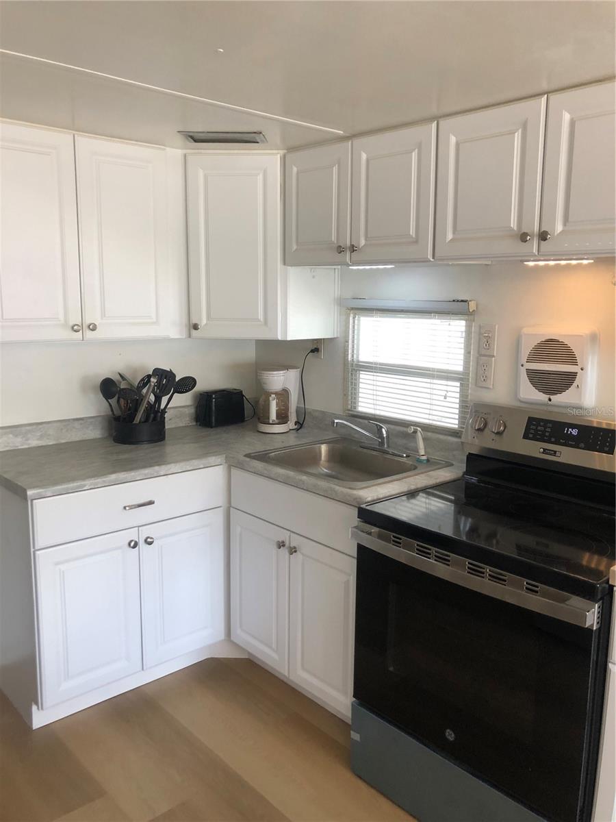 TB8396457 Property Photo