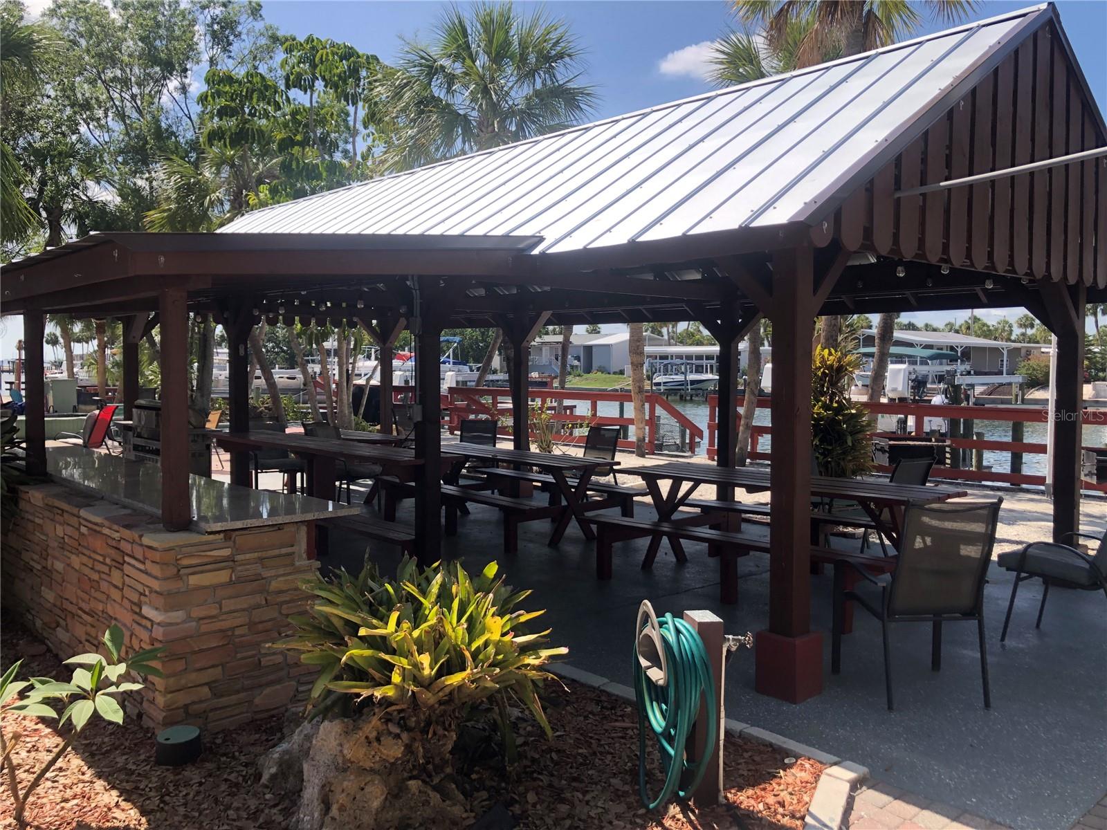 TB8396457 Property Photo