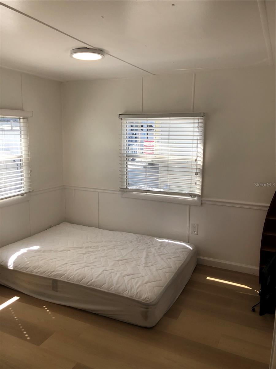 TB8396457 Property Photo