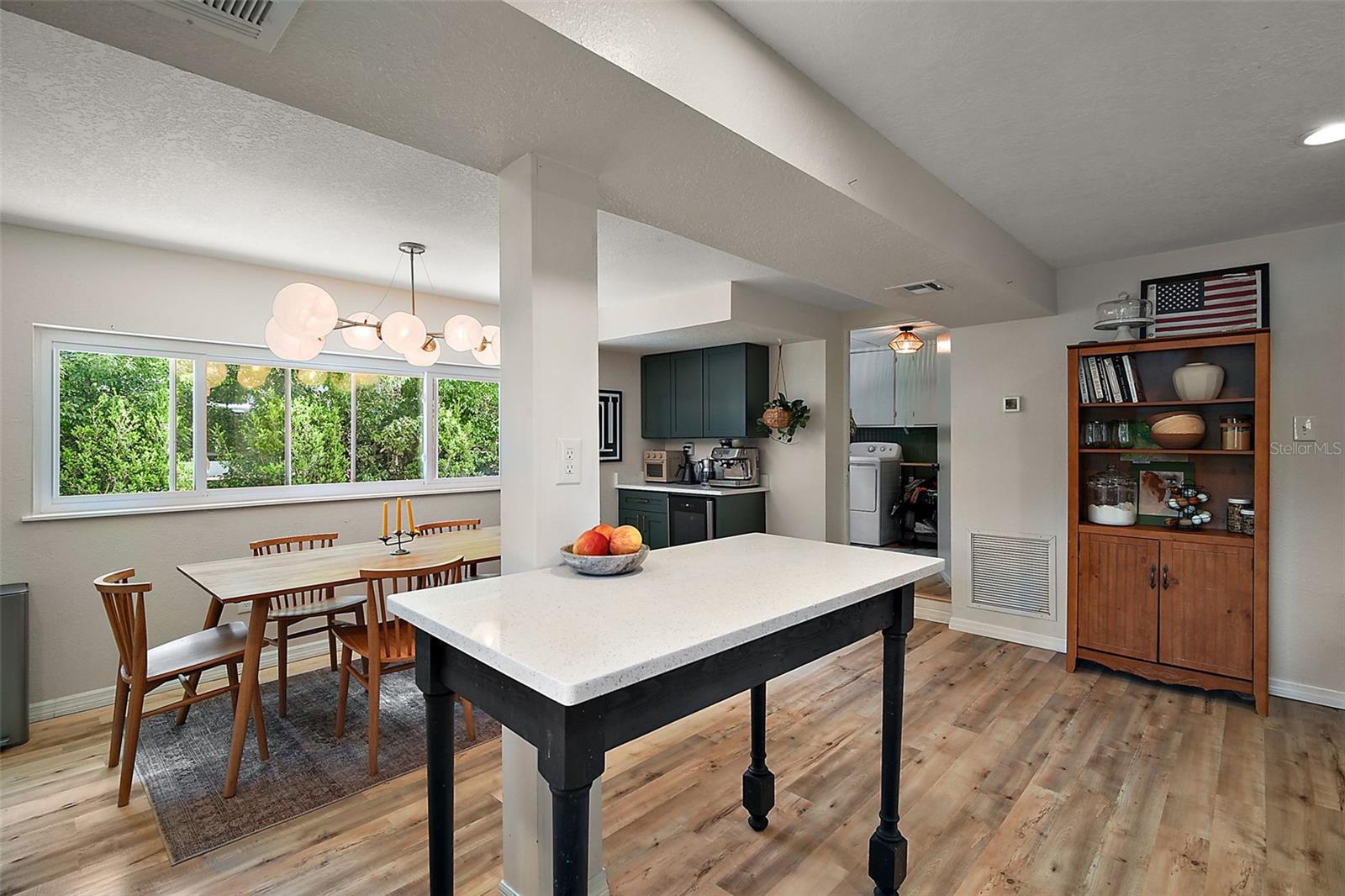 126 E BEACH ST, GROVELAND, FL, 34736