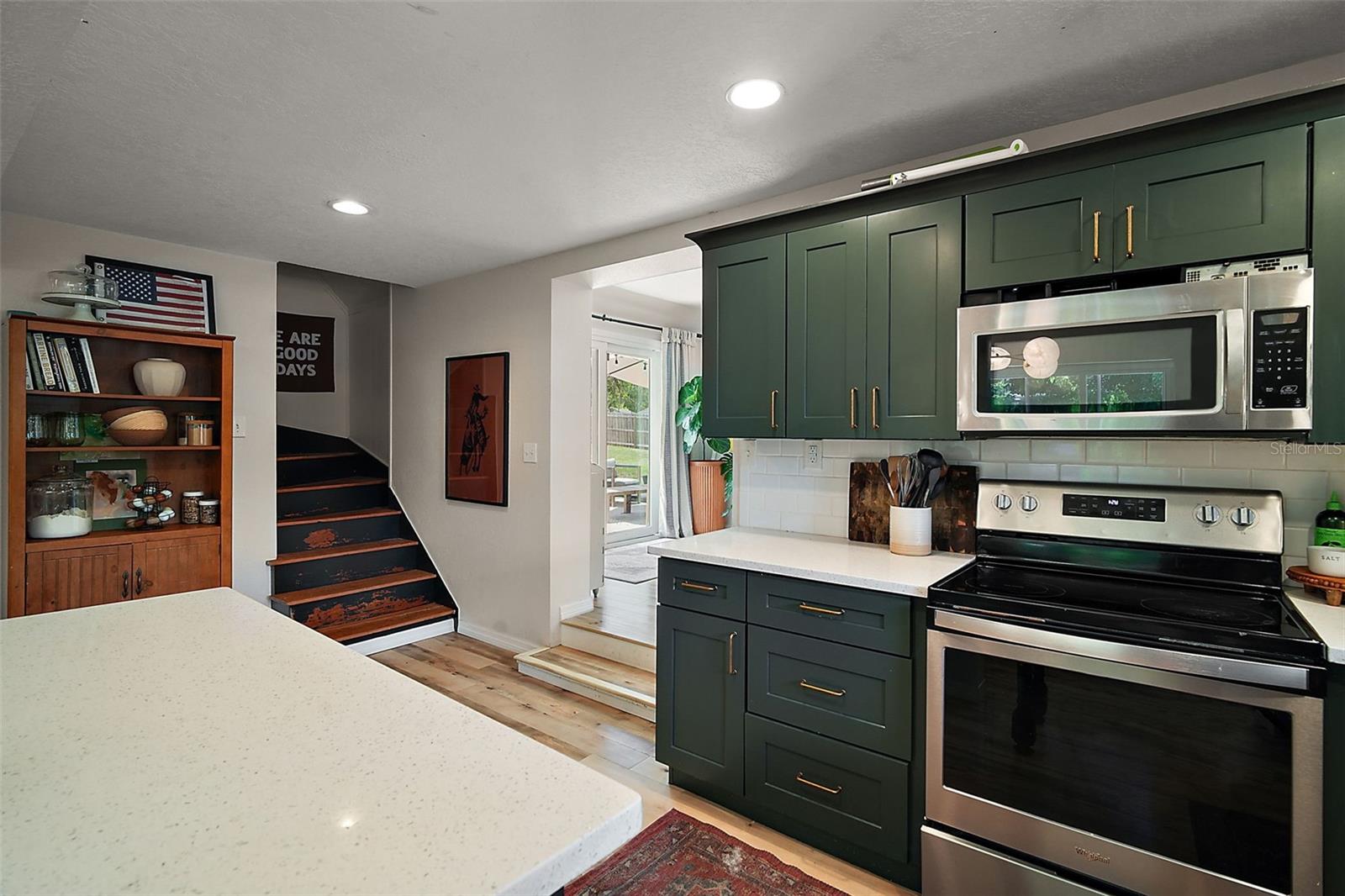 126 E BEACH ST, GROVELAND, FL, 34736