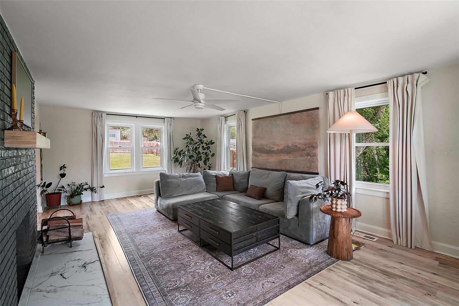 126 E BEACH ST, GROVELAND, FL, 34736