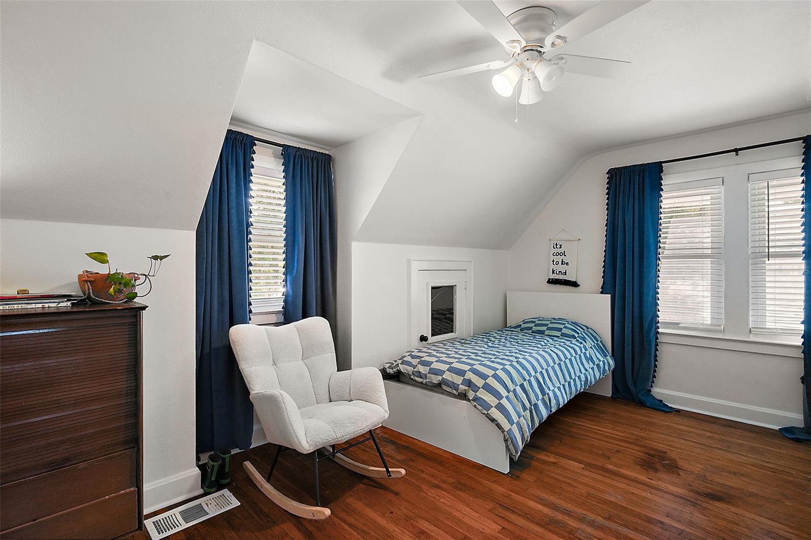 126 E BEACH ST, GROVELAND, FL, 34736