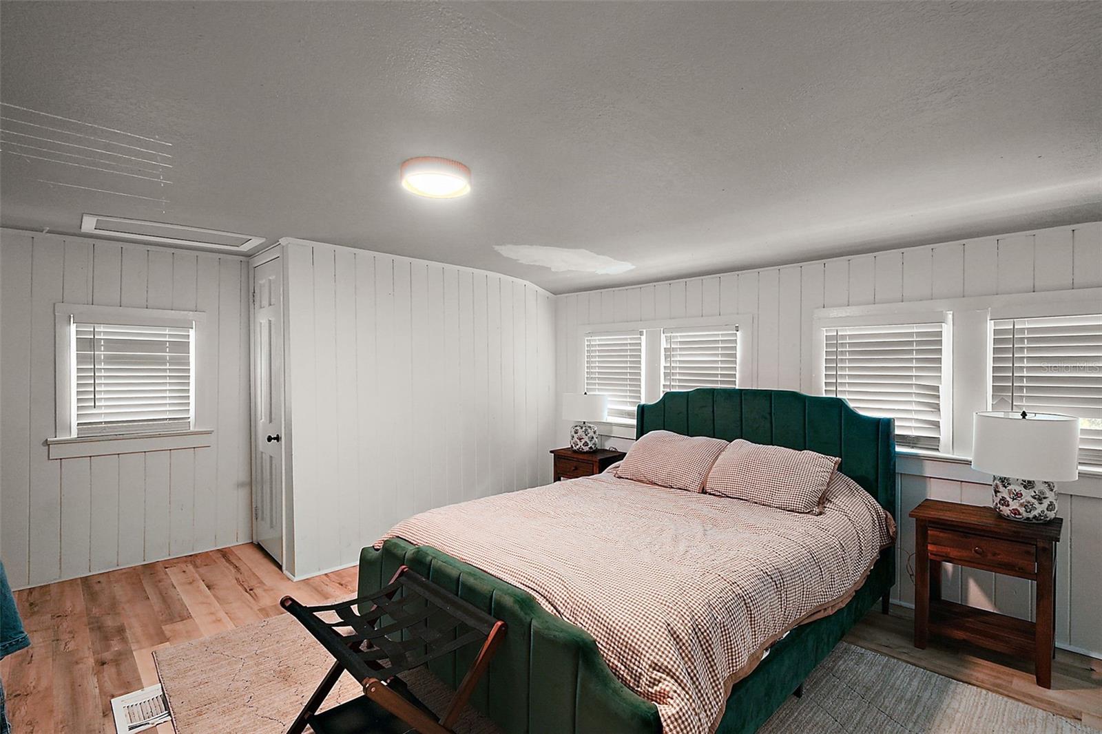 126 E BEACH ST, GROVELAND, FL, 34736