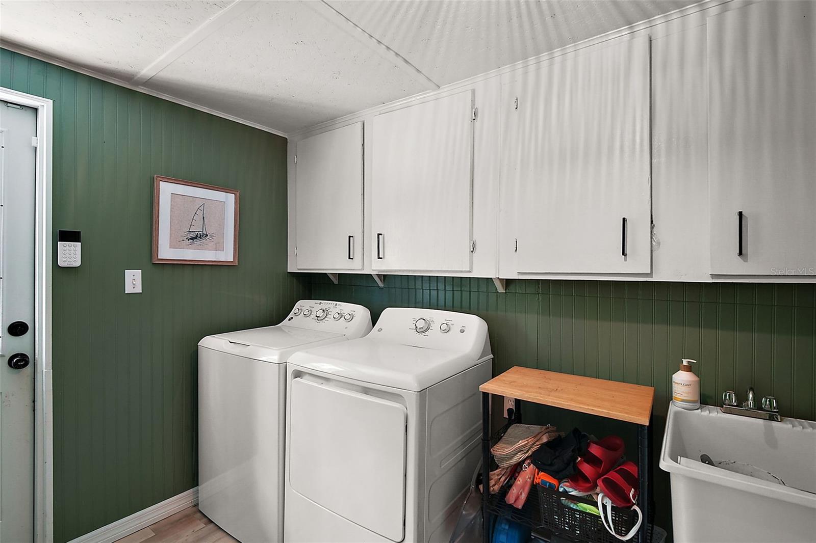 126 E BEACH ST, GROVELAND, FL, 34736