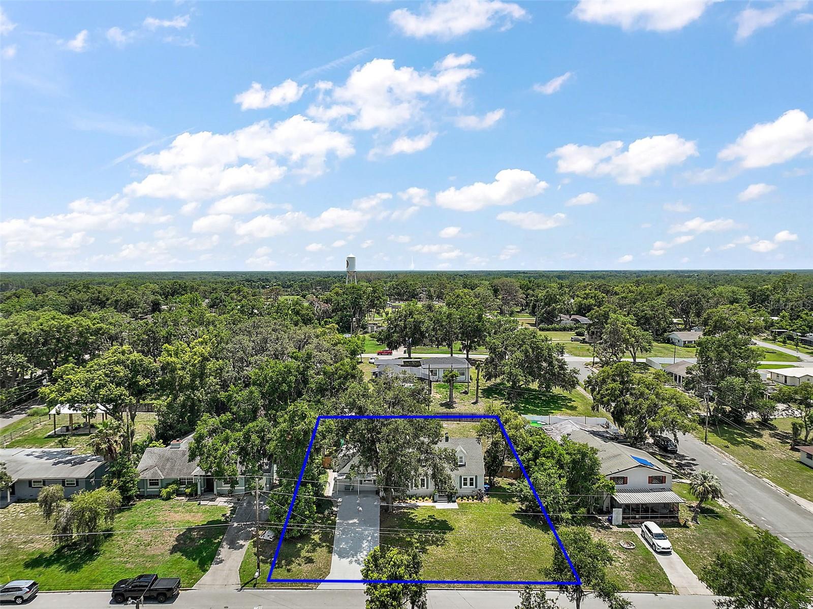 126 E BEACH ST, GROVELAND, FL, 34736