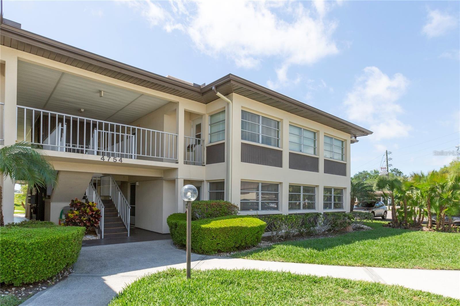 W7876431 Property Photo